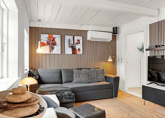 Atmospheric With And Garden 度假居 *